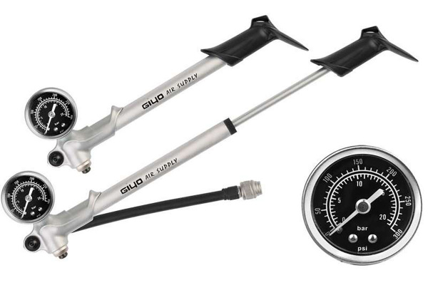 Насос Giyo GS-02, высокого давления, для аморт. вилок и задн. аморт. Насос Giyo GS-02, высокого давления, для аморт. вилок и задн. аморт.