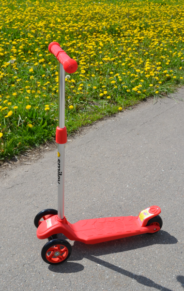 Самокат MINI SMILEY с регулируемым по высоте рулем (красный) Самокат MINI SMILEY с регулируемым по высоте рулем (красный)