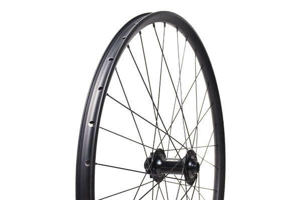 Колесо 27,5"MTB переднее, двойной обод Citron DR-23 27,5", втулка Solon DH908TF BOOST, 32H, Disc 110*15мм, 2 промподшипника, крепление IS6, черный Колесо 27,5"MTB переднее, двойной обод Citron DR-23 27,5", втулка Solon DH908TF BOOST, 32H, Disc 110*15мм, 2 промподшипника, крепление IS6, черный